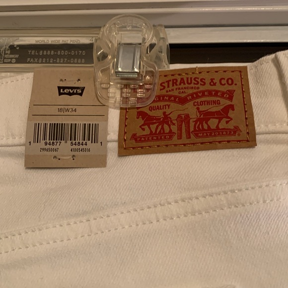 Levis, white Jean shorts, size 18,34, NWT - Picture 7 of 13